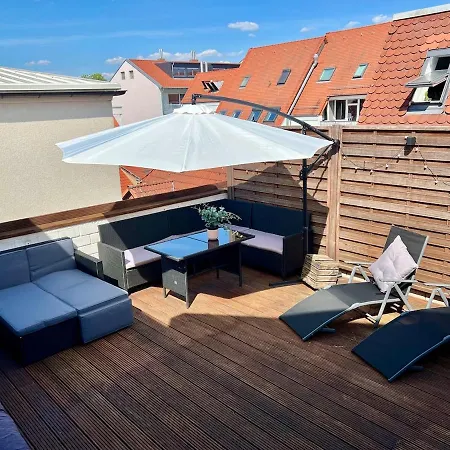 Altbauwohnung Mit Dachterrasse In Der Innenstadt