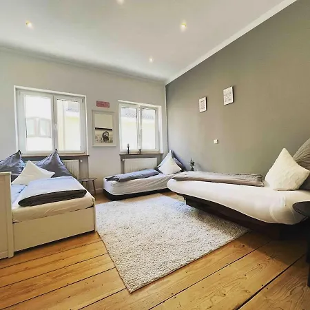 Altbauwohnung Mit Dachterrasse In Der Innenstadt Апартаменты