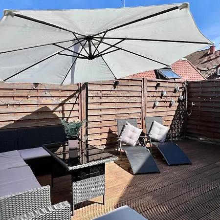 Altbauwohnung Mit Dachterrasse In Der Innenstadt Apartmán *