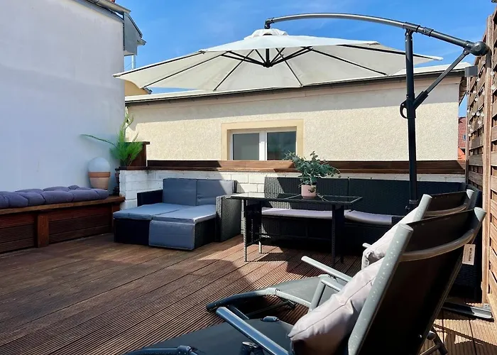 Altbauwohnung Mit Dachterrasse In Der Innenstadt *